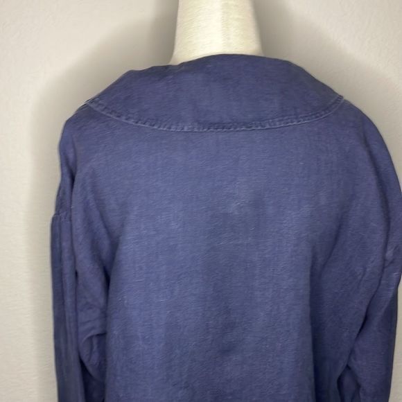 RUSS BERENS MALIBU linen long sleeve button down shirt in a washed navy - Picture 6 of 12